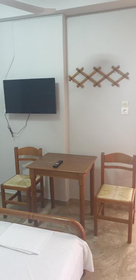 Pansion Marousa Метана Экстерьер фото