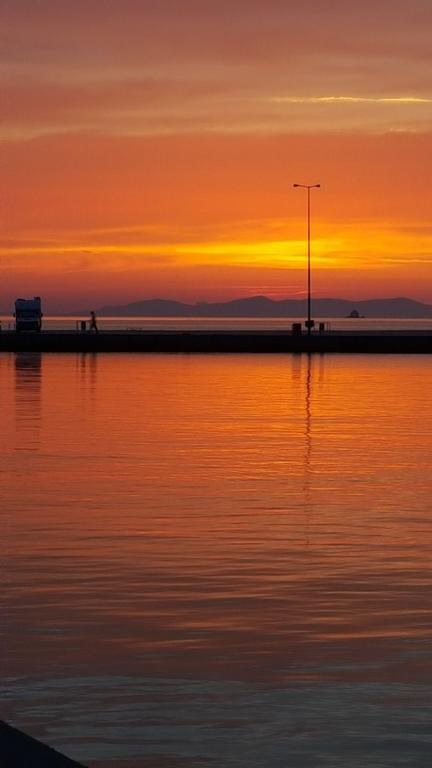 Pansion Marousa Метана Экстерьер фото